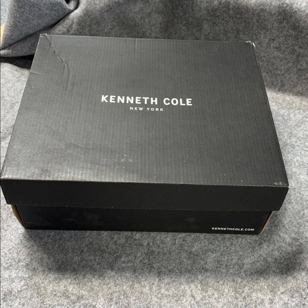 Kenneth Cole Andy  Tan and olive green Lace-Up side zip Boots size 2
